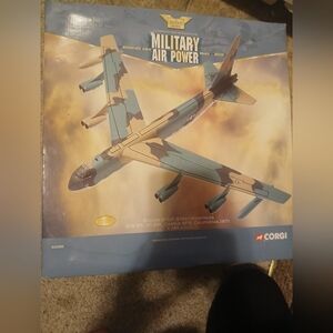 NIB BOEING B-52 STRATOFORTRESS 1:144 SCALE NEVER BEEN TOUCHED!!